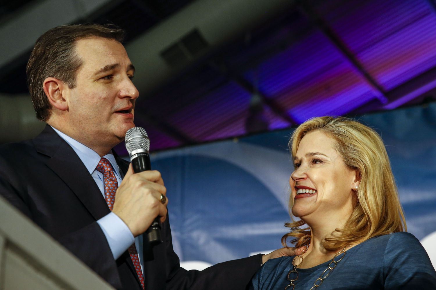 IOWA CAUCUS 2016 - LATE